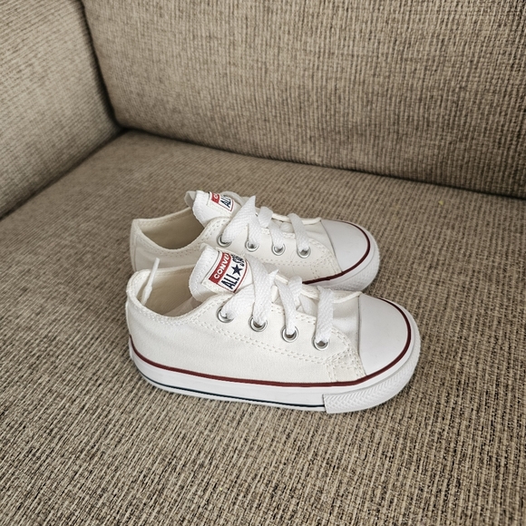Converse Toddler Lace Up Sneakers - Picture 3 of 6